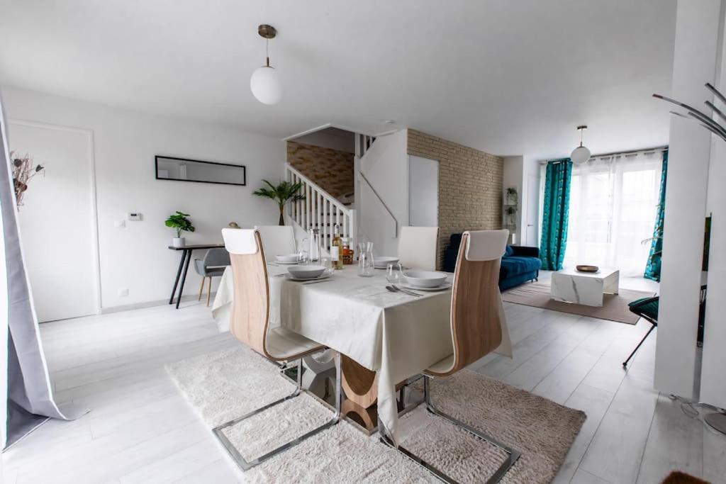 Ferienwohnung Forest Chic : Maison San Marina Parmain Exterior foto