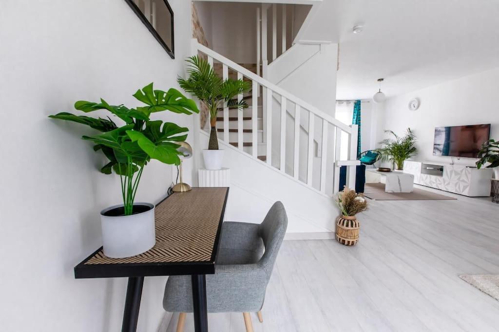 Ferienwohnung Forest Chic : Maison San Marina Parmain Exterior foto